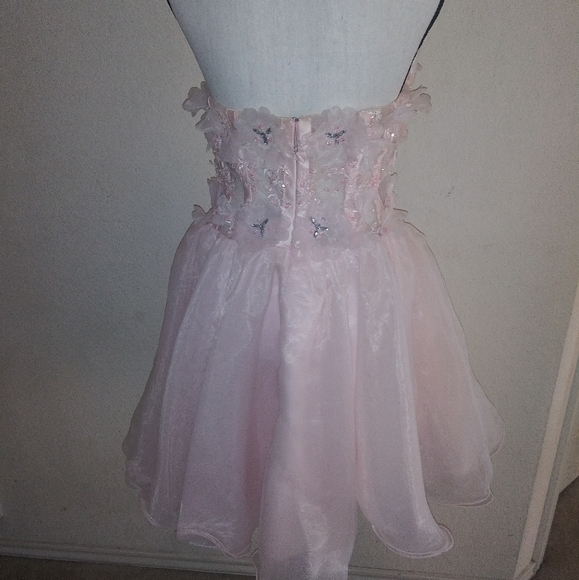 Dress - Picture 2 of 3